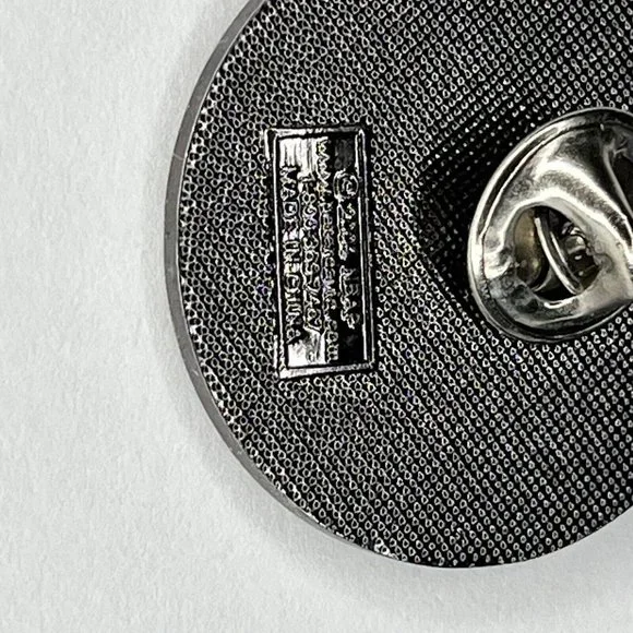 San Antonio Spurs NBA Basketball Hat Lapel Pin 2004 - Picture 4 of 6